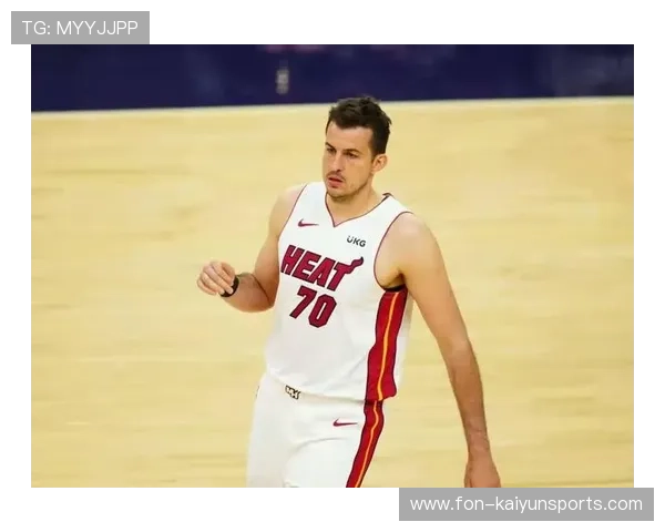 勇士训练备忘:如何在长赛季保持外线跑位的可持续创新